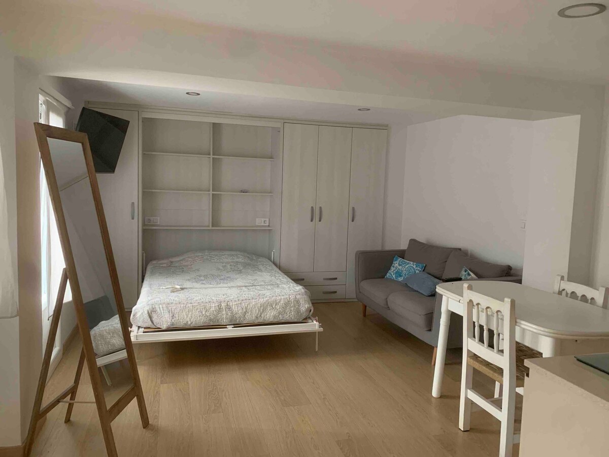 TXINTXORRO 
Coqueto loft in Bermeo port