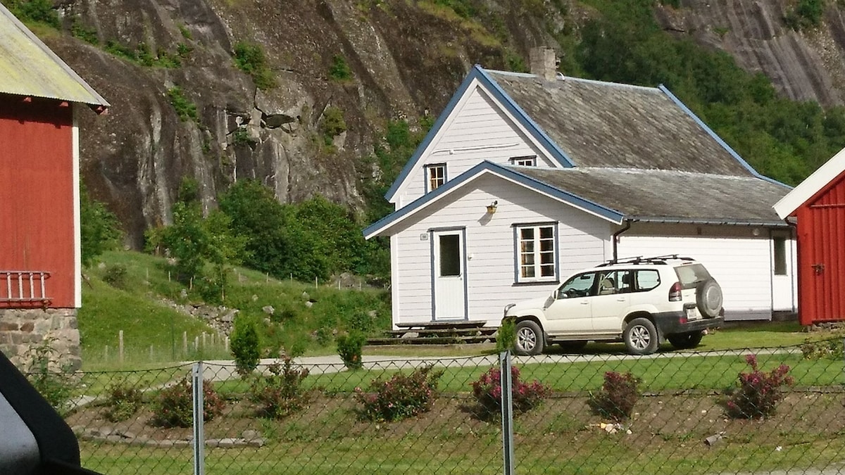 白色小屋，位置绝佳