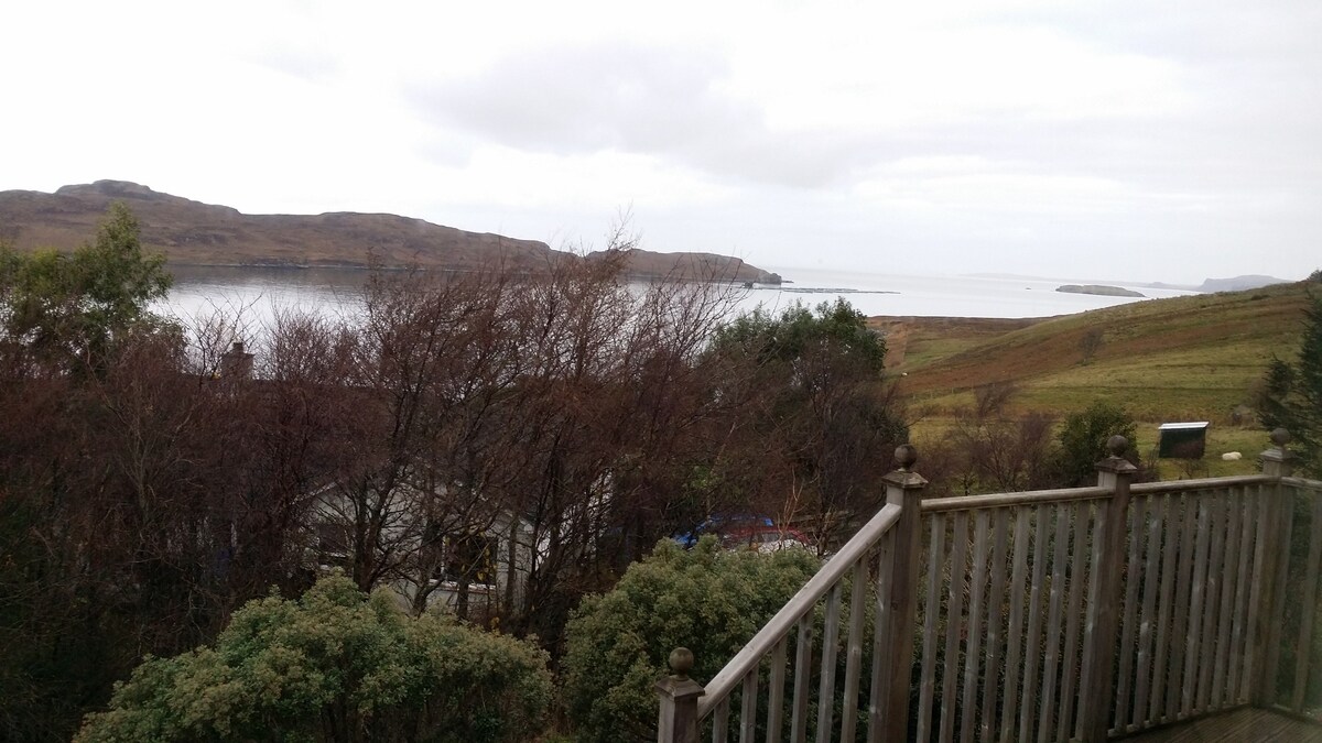 Tigh Na Fraoch Holiday Cottage ，可欣赏湖泊景观