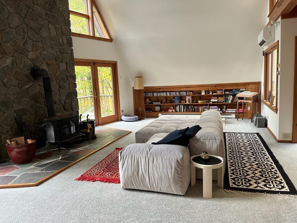 Spacious & Private A-Frame Chalet near Tanglewood