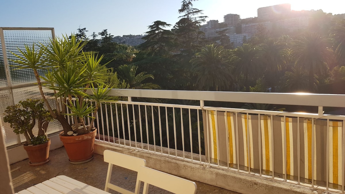 Penthouse, Seaview, A/C, 5 min to sea, Parking,