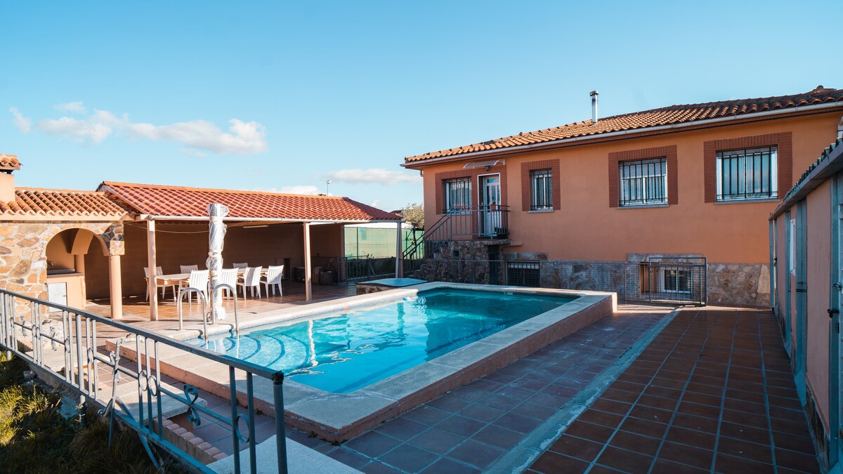 ☼别墅别墅设有私人泳池，靠近马德里☼