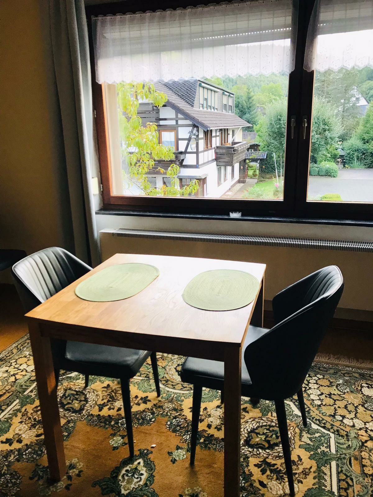 舒适的住宿加早餐-绿色，位于Eifelsteig的中心位置