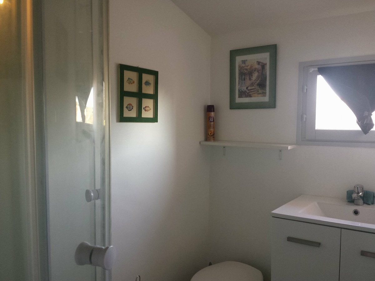 独立房间Vendargues/私人厕所淋浴间