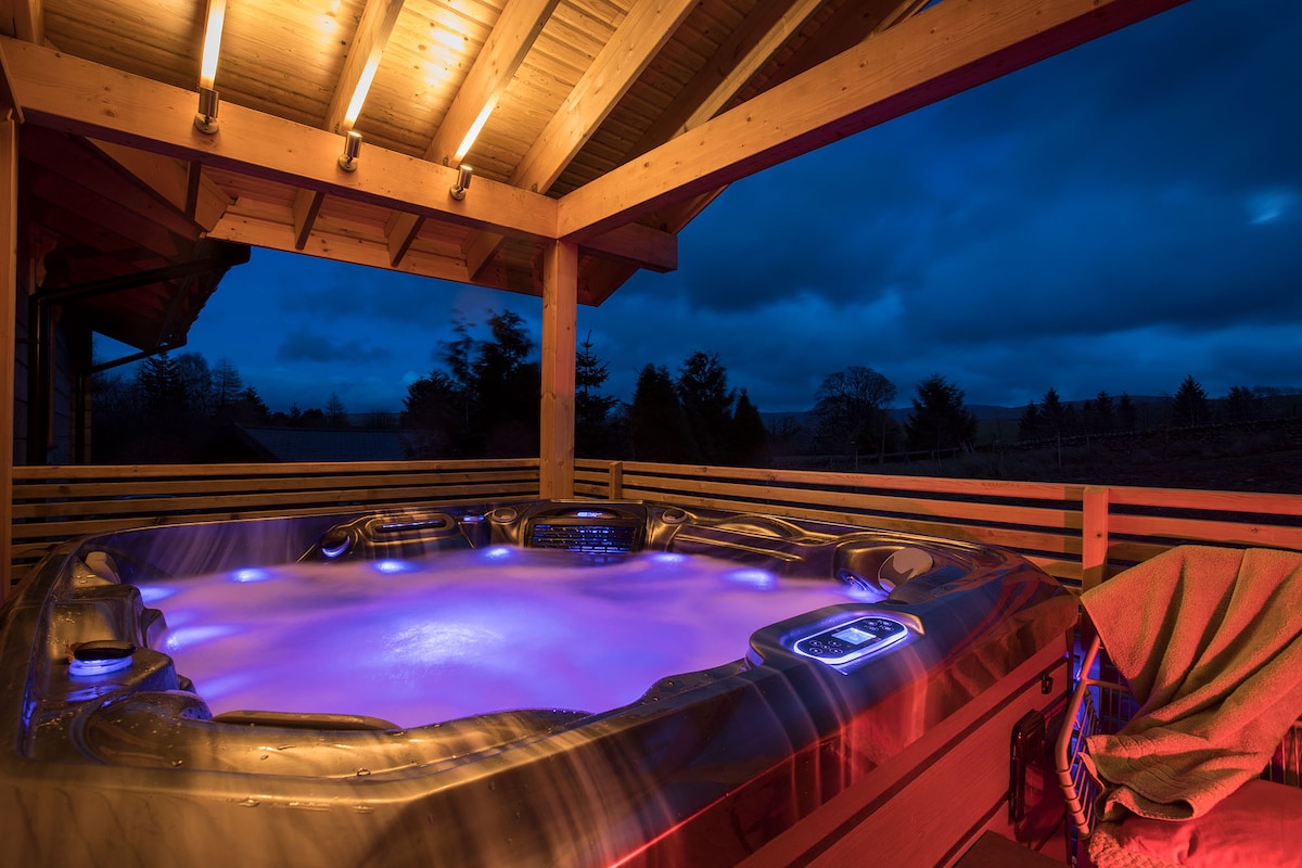 Herdwick Luxury Hot Tub Log Cabin, National Park