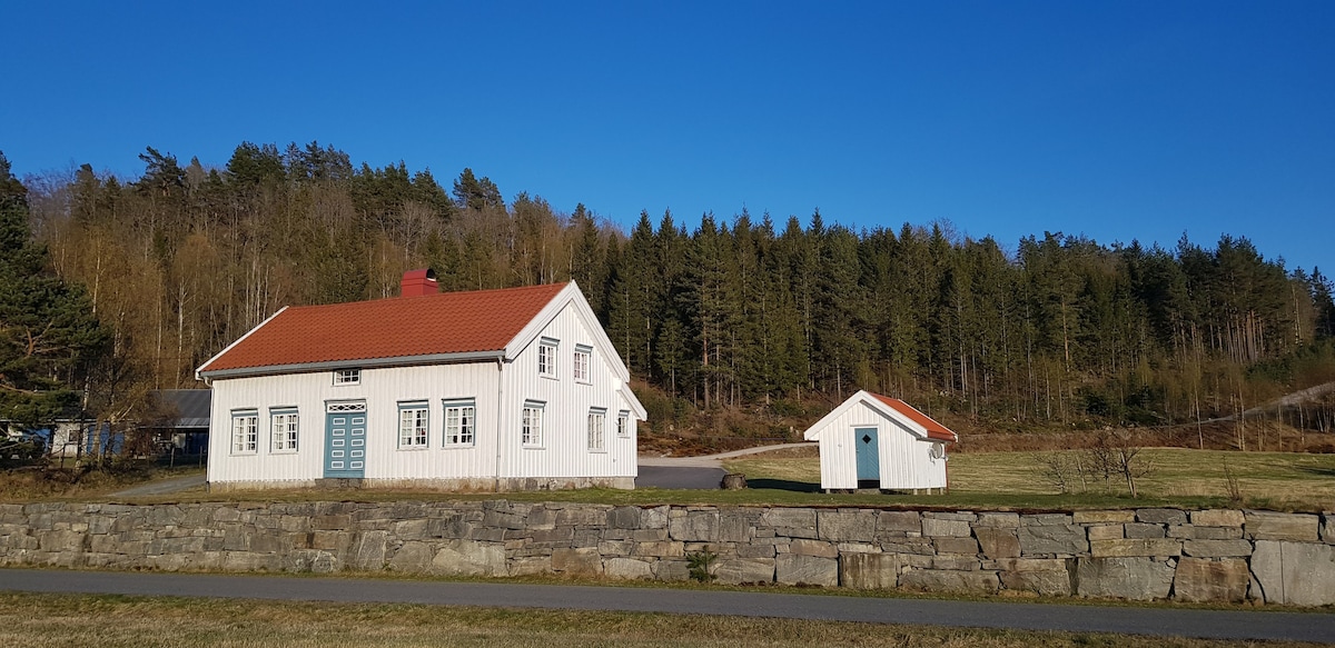 Unik og historisk bolig i naturskjønne omgivelser