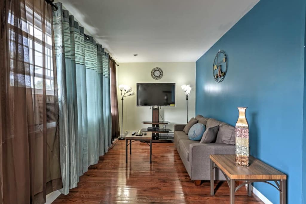 4 twin bunkbeds, 5 minutes to jfk