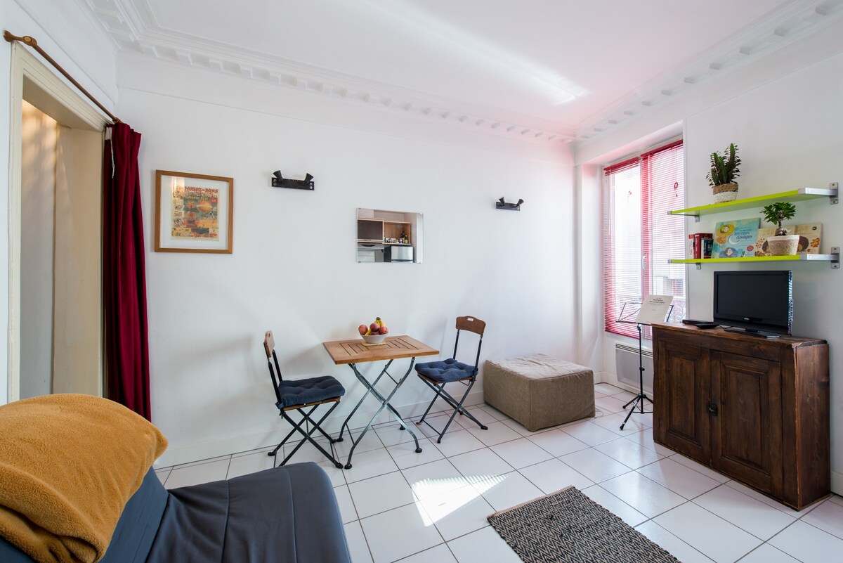 明亮舒适的单间公寓， Place de la Bastille。