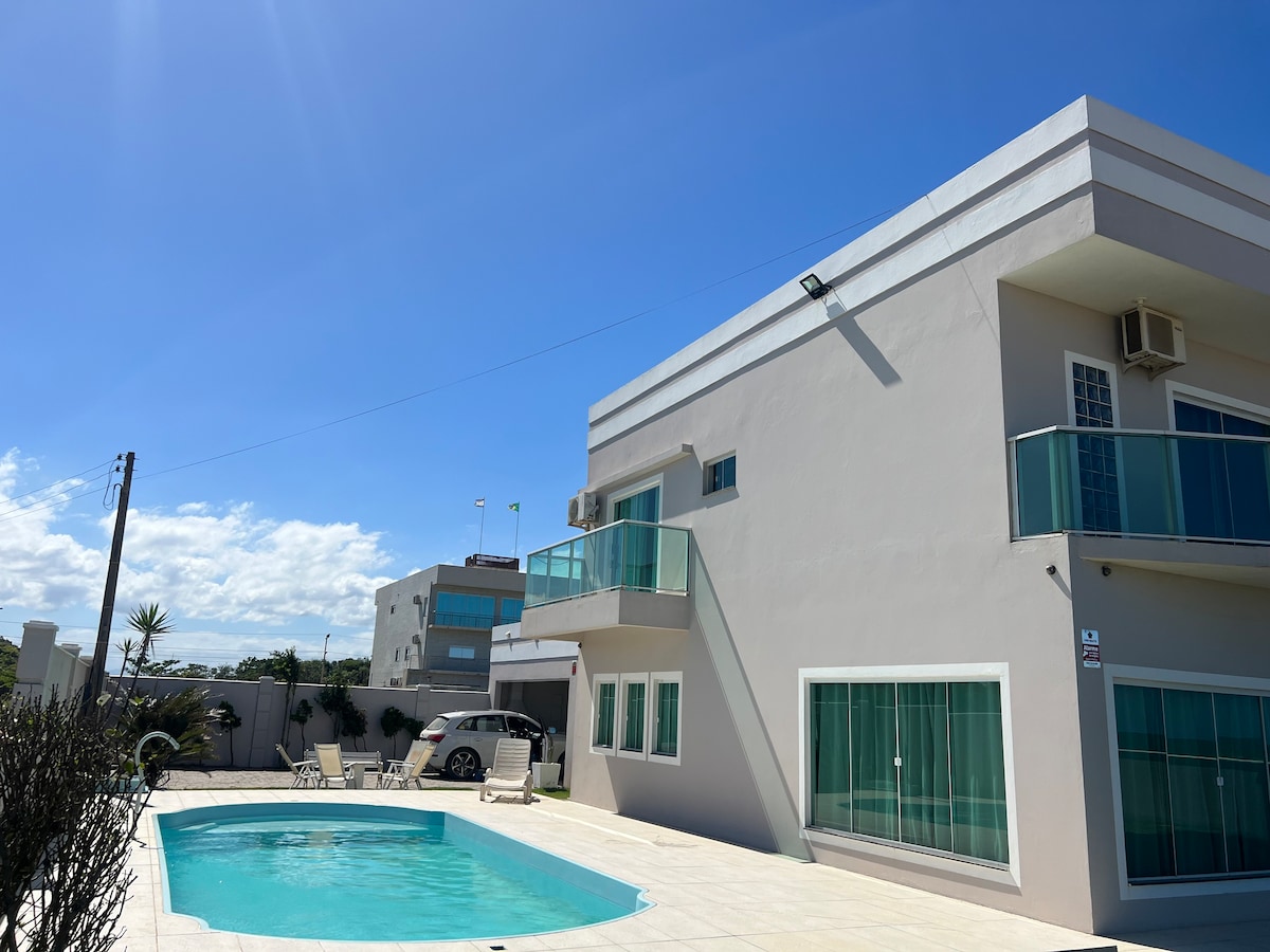 Casa beira mar, alto padrão, com piscina!