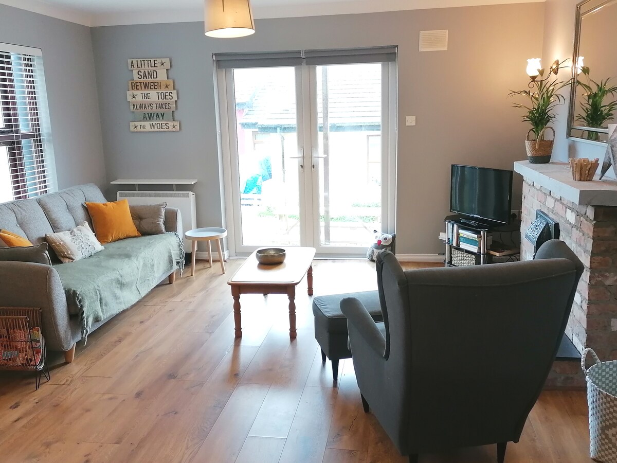 Seaside Apartment Minutes from Tramore Beach