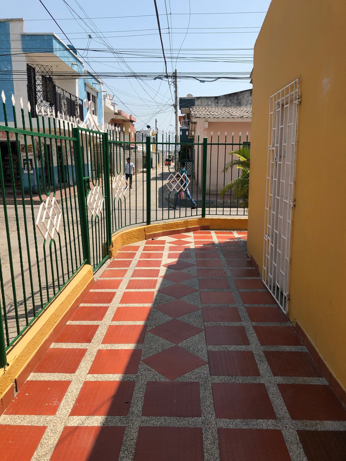 Una cuadra del bulevar Simón Bolívar. Zona central