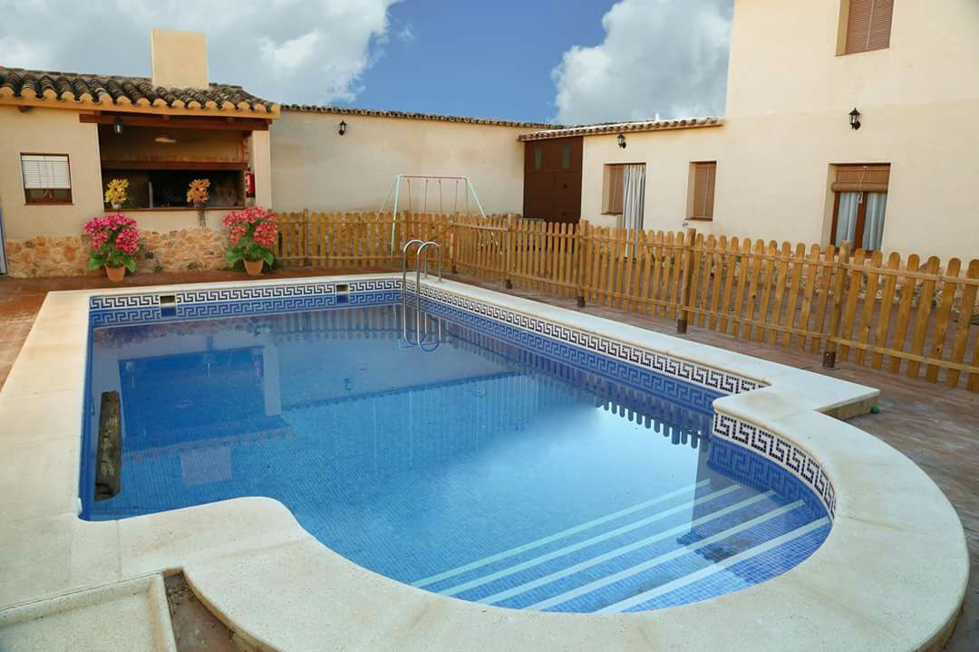 Casa Rural Los Abuelos共用泳池