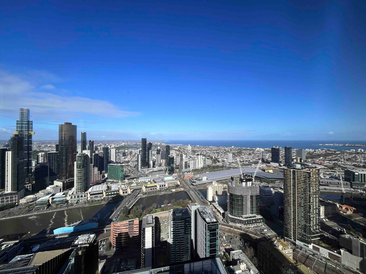 Panoramic Skyline Views/CBD/Parking/Weekly-12%