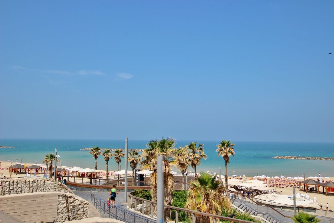 VACATION APARTMENT IN TLV NEXT TO HILTON BEACH