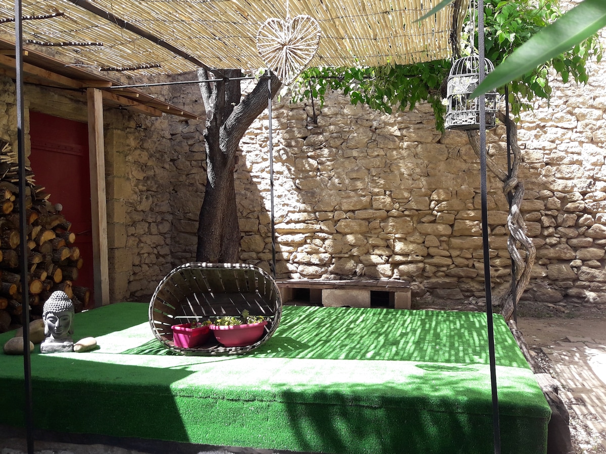 带花园的房子，距离阿维尼翁（ Avignon ） 10分钟车程