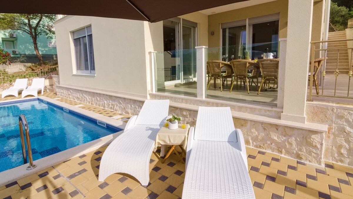 Elegant villa Magic with pool for 12 EOS-CROATIA