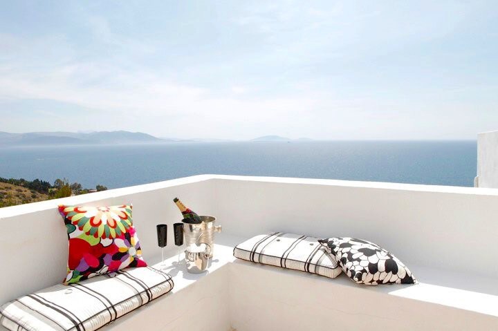 希腊的漂亮房子，如《Vogue》特色。
