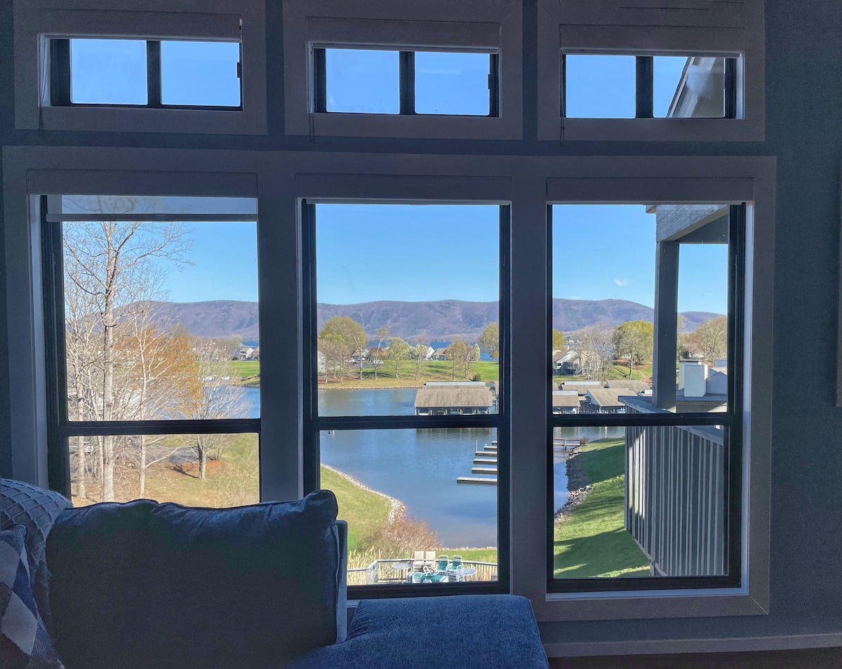 Bernard 's Penthouse at Smith Mountain Lake