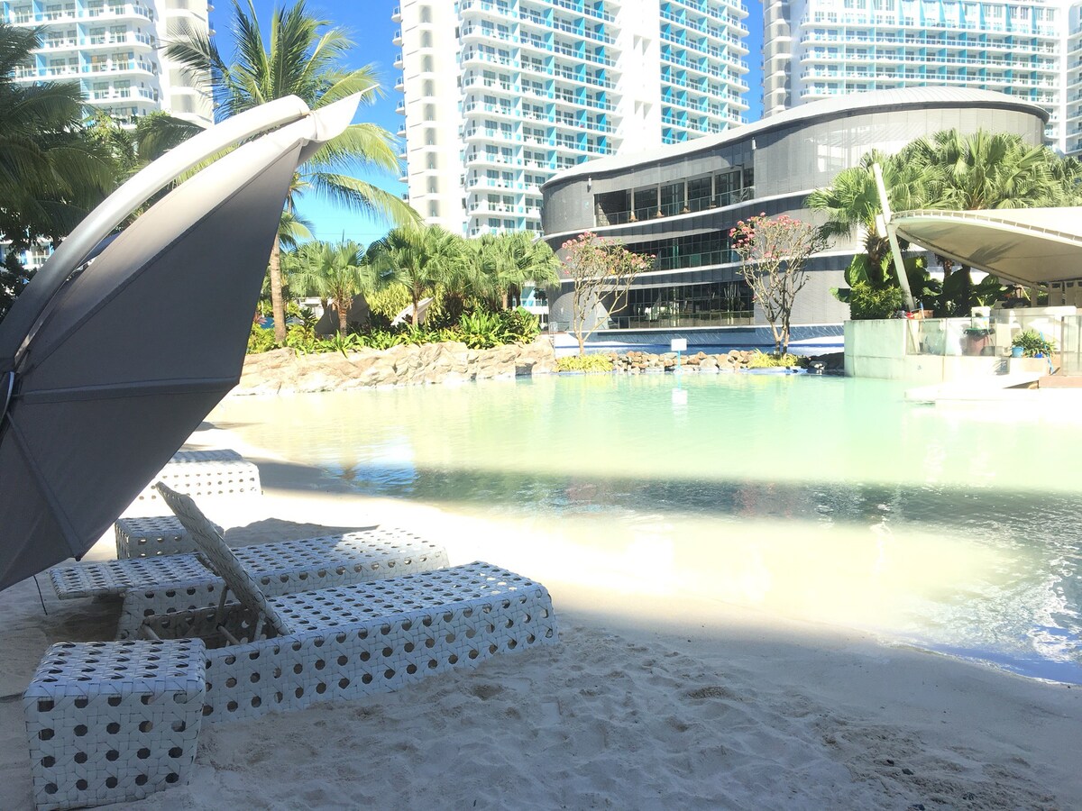 Azure Urban Resort Affordable Staycation @ Maui630