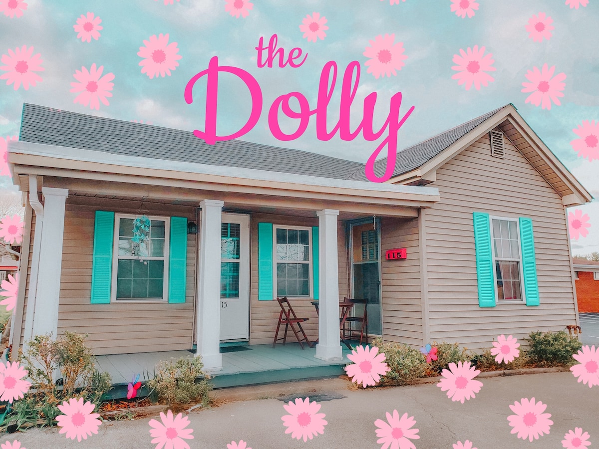 THE DOLLY - Cozy, Bright Home in Historic Downtown