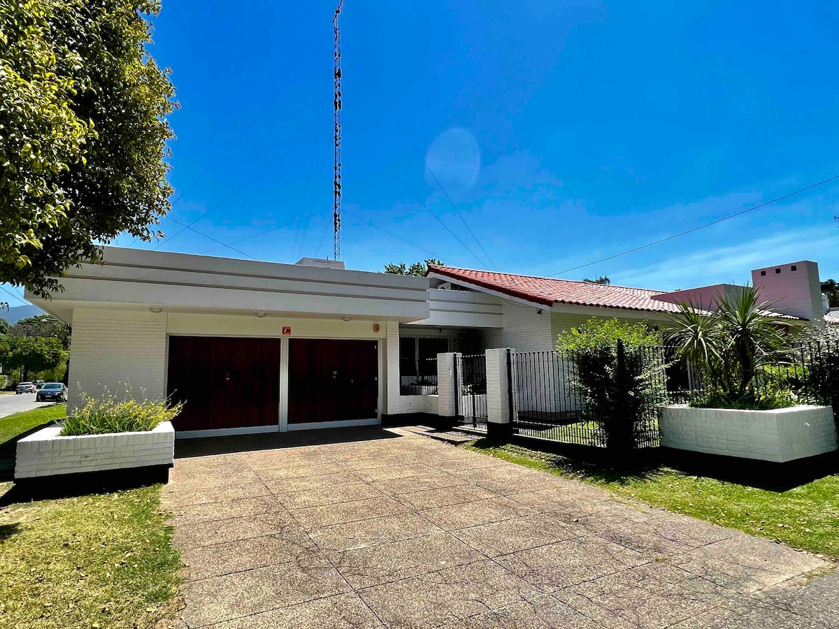 Huge House w/Pool, Grill, Garden in Yerba Buena