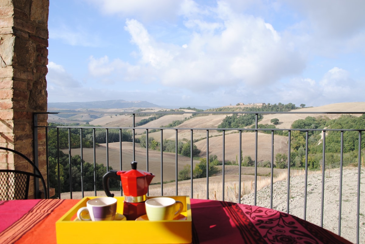 Un intero casale toscano in esclusiva per voi.