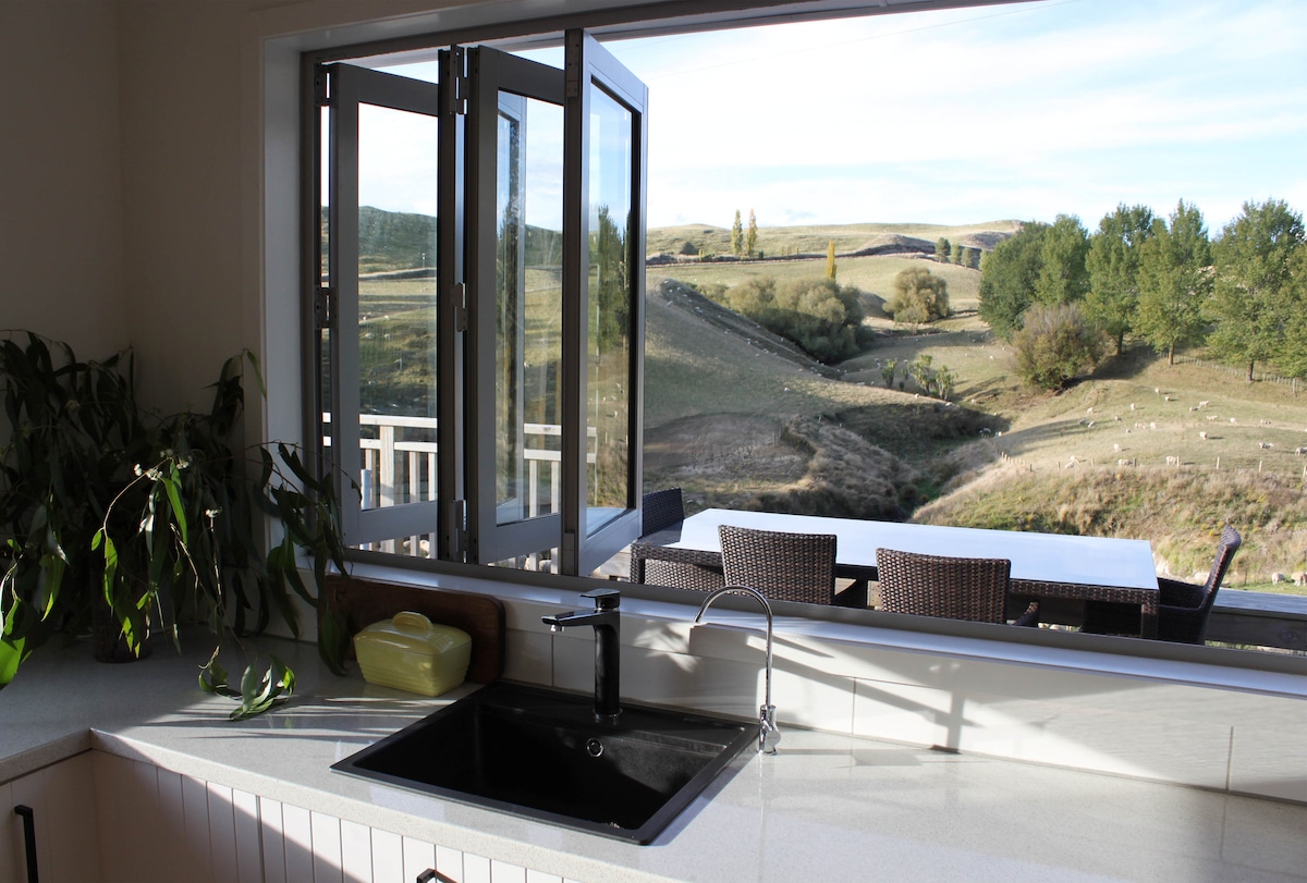 Oruamatua Shearers Quarters, Countryside Coziness