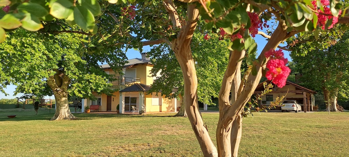 Hermosa casa de campo. Entorno único y piscina!