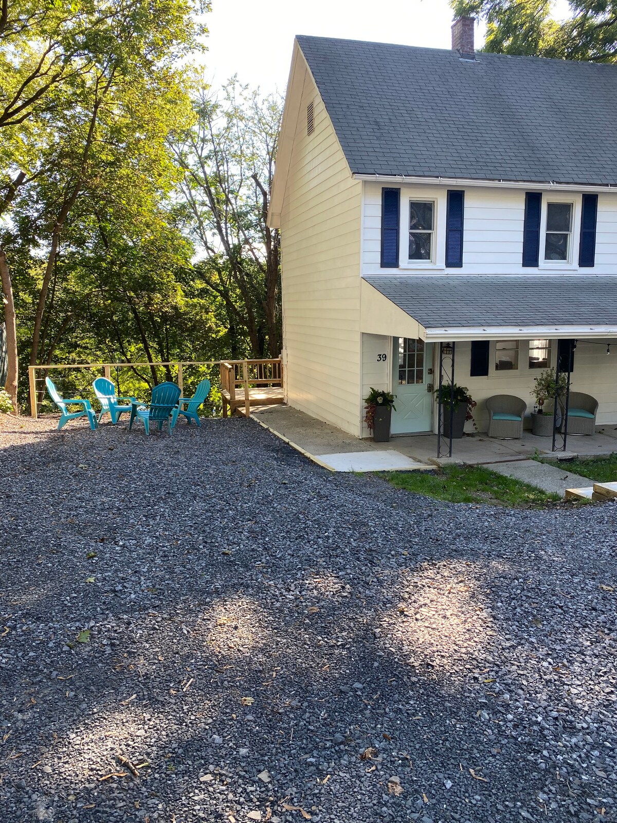 Catskill Village House  close to dining shops