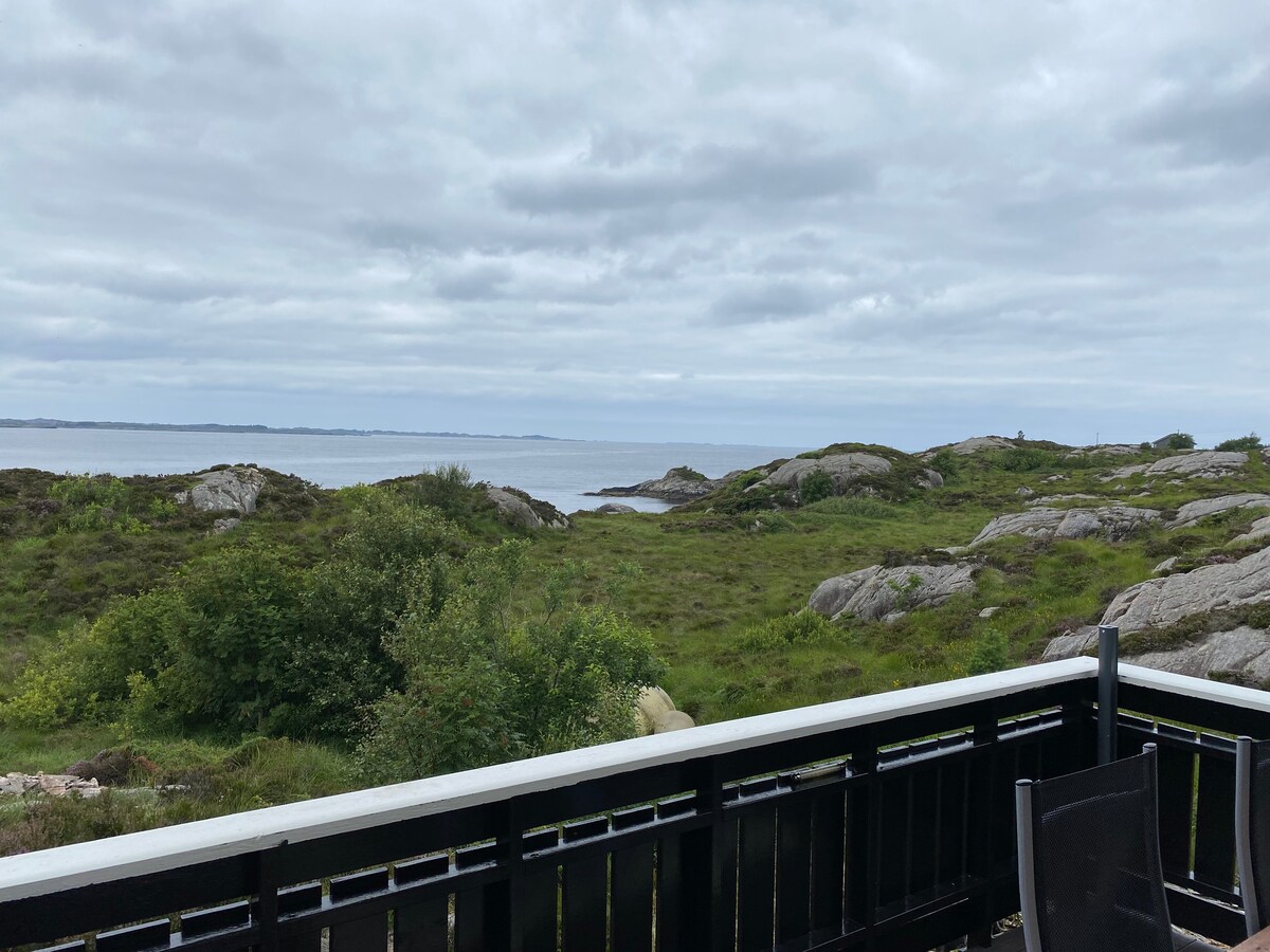位于伯克内瑟（ Byrknesøy ）的全景度假屋
