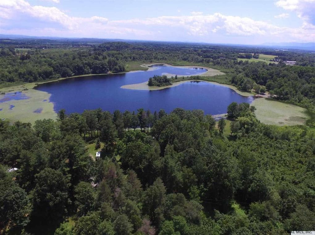 哈德逊： MV Buren 2卧室小屋Lake Property