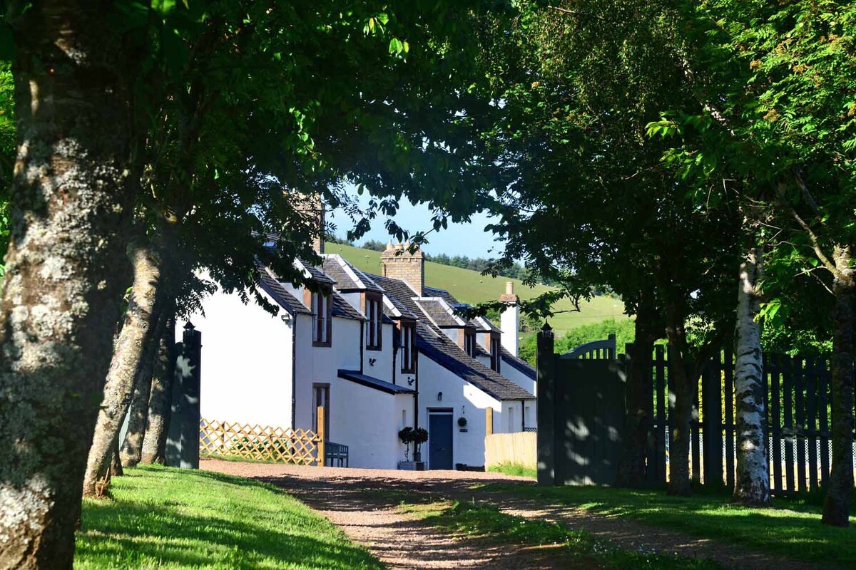 Kate 's Cottages, Kinnighallen