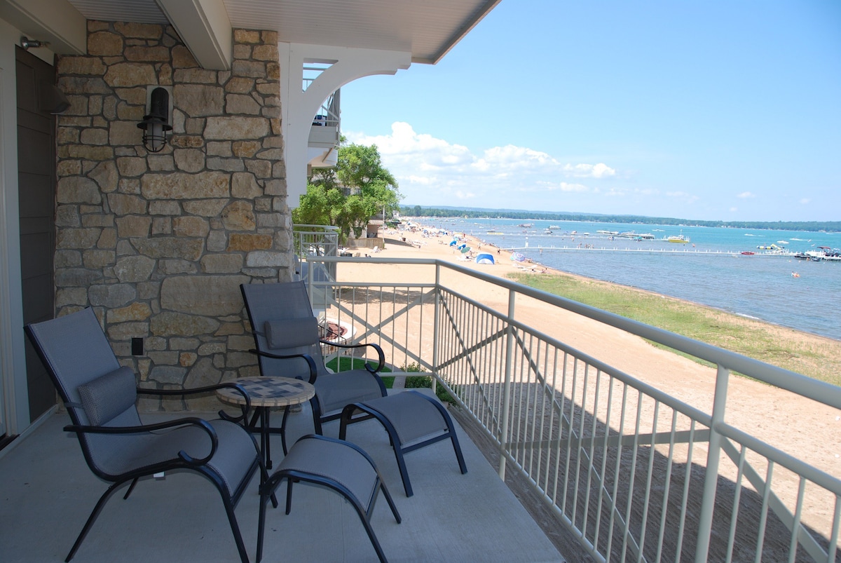 Suite with direct view of Grand Traverse Bay