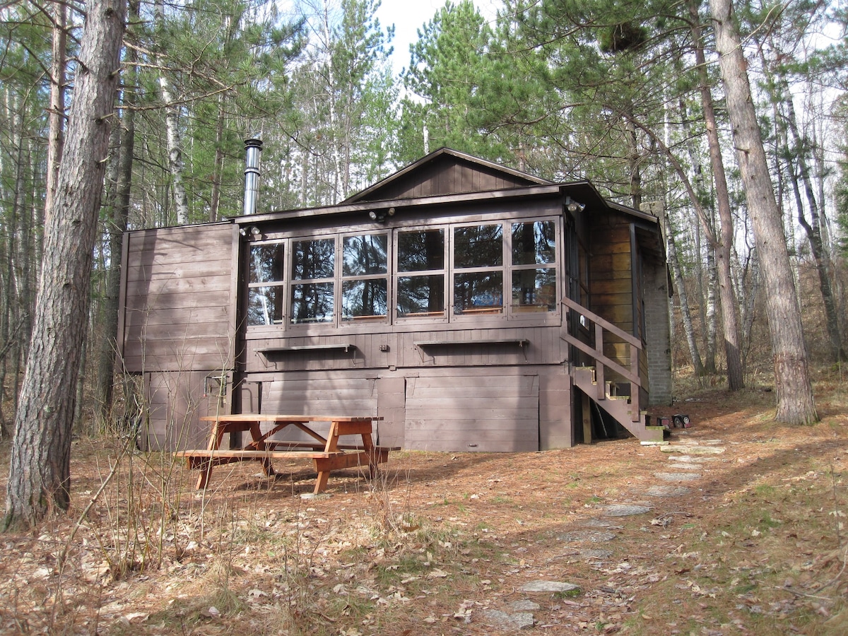 加大双人床小屋