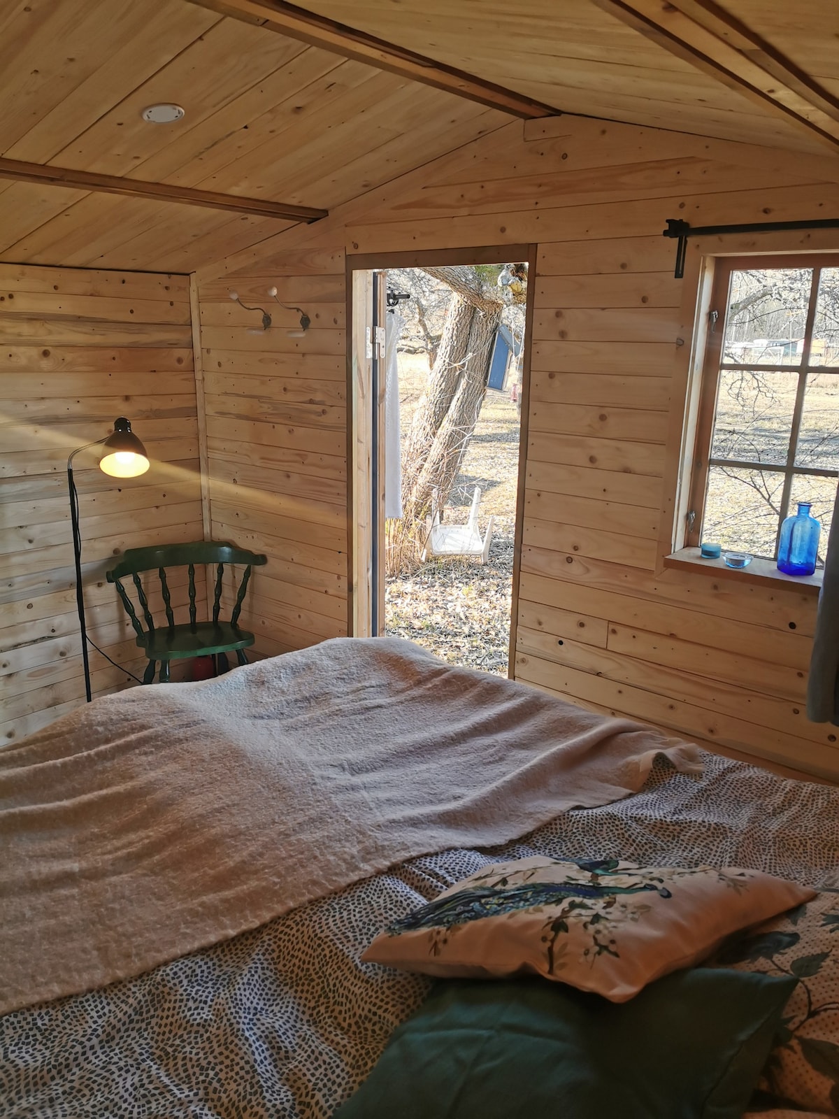 两张床小木屋，住在一个田园诗般的农场