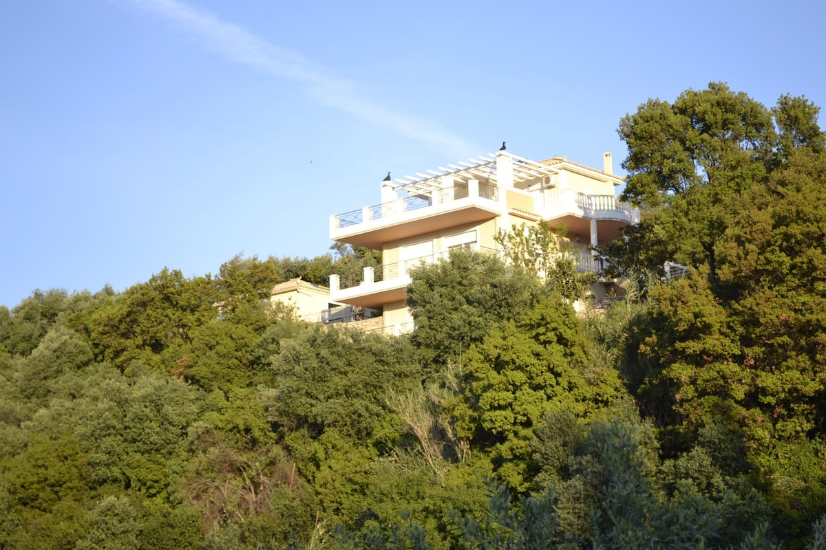 拉加达别墅（ Villa Lagada ）葡萄园景观，距离海景4分钟路程