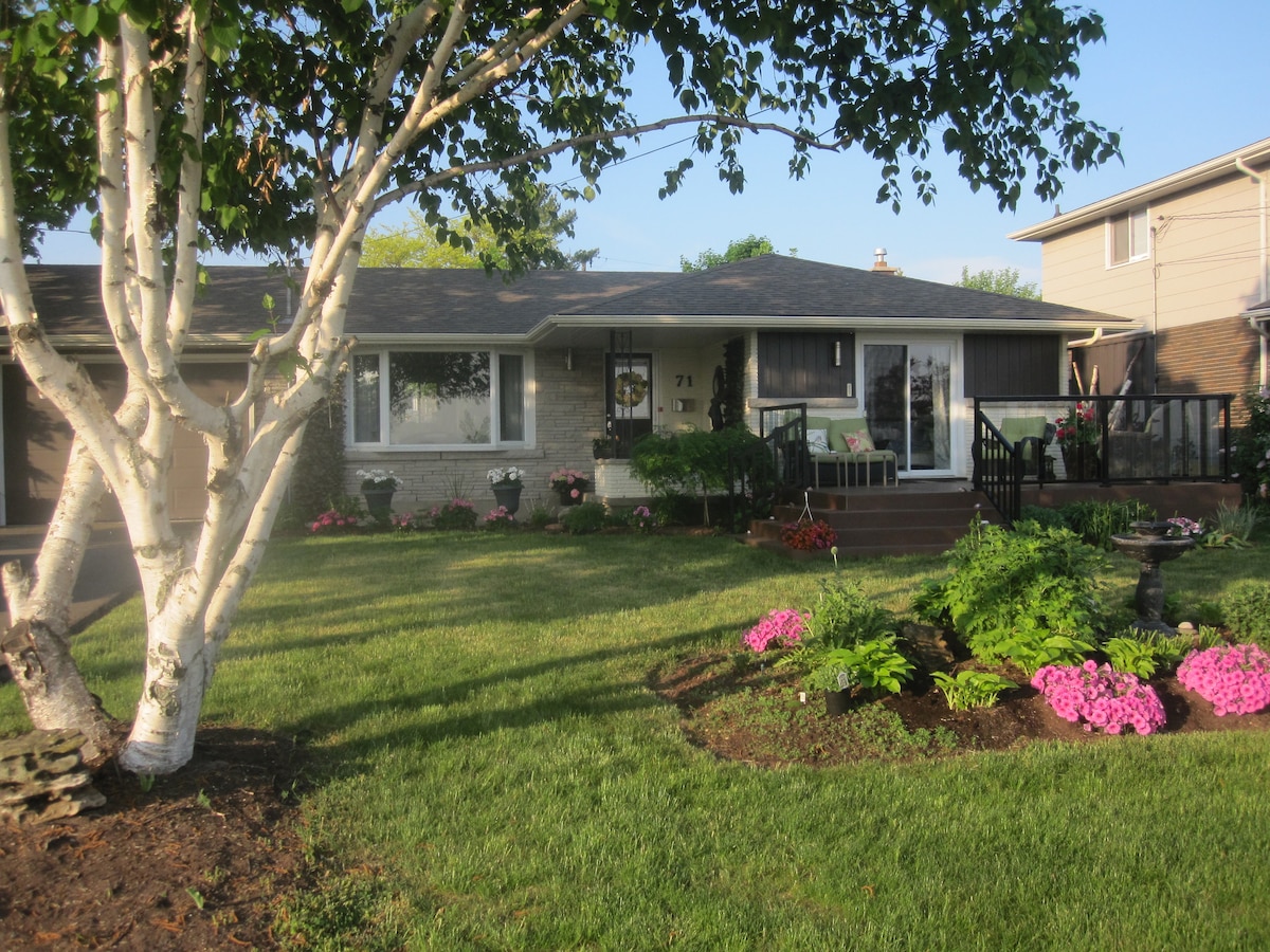 The Lavish Retreat at the Lake House