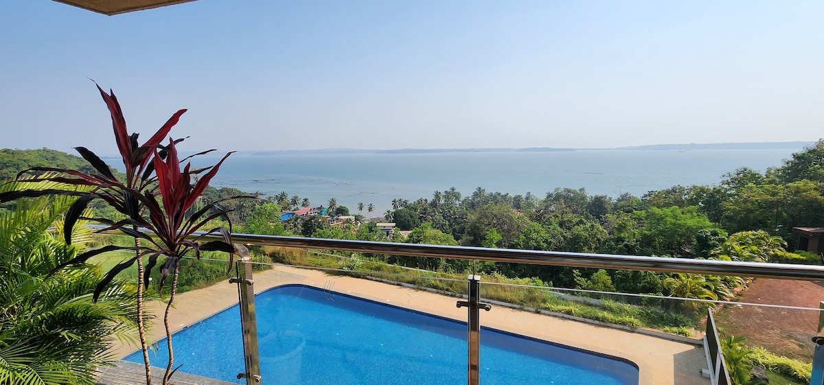 Ultra spacious seafacing 4bhk Condo near the beach