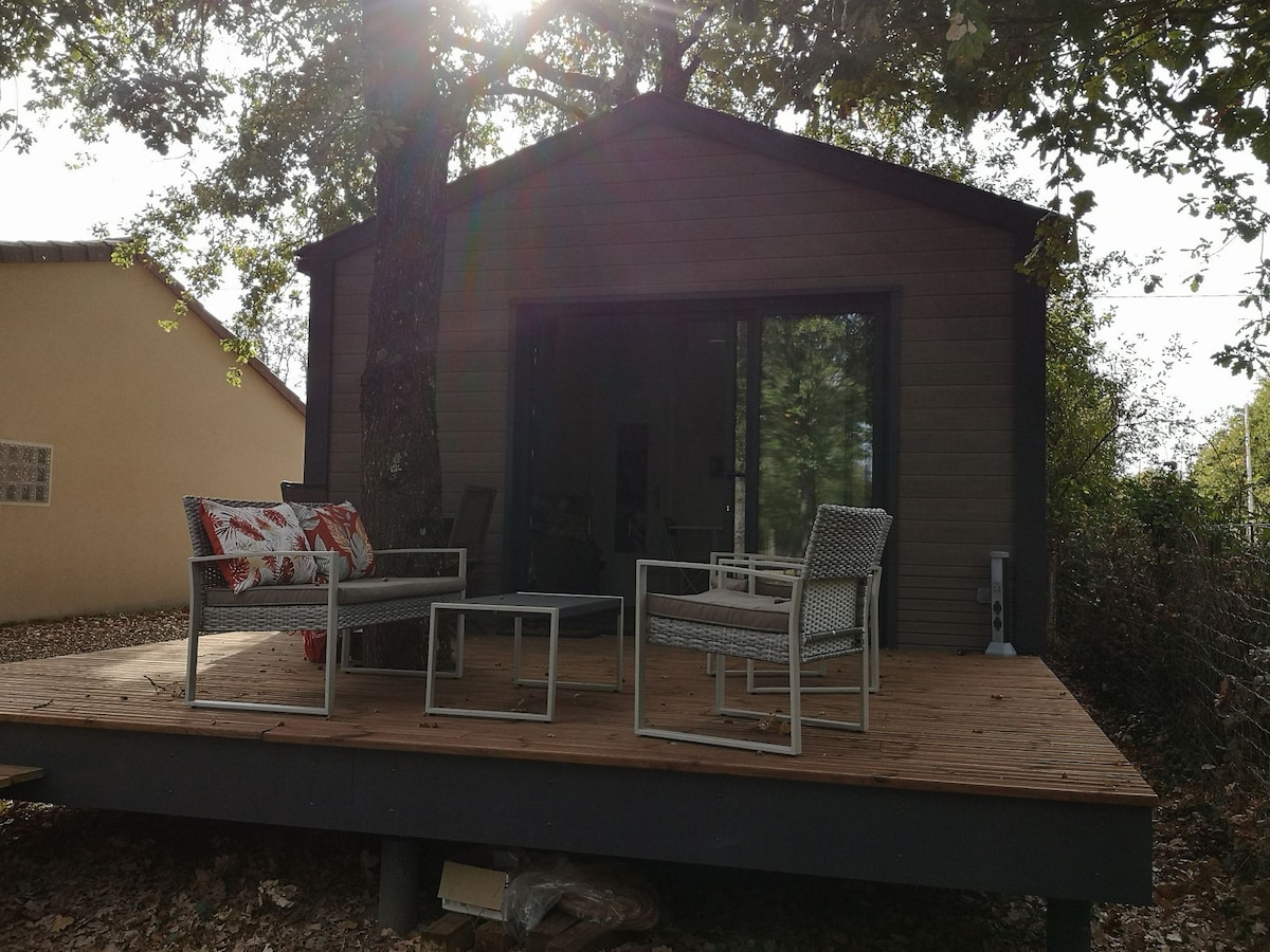 Agréable cabane terrasse proche Vichy