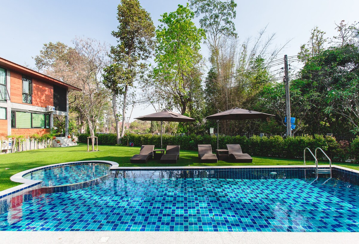 Stucco Loft Pool Villa