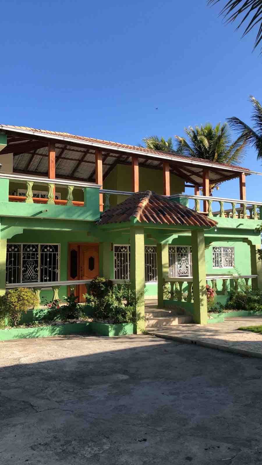 Te ofrecemos nuestra hermosa villa "La Esperanza"