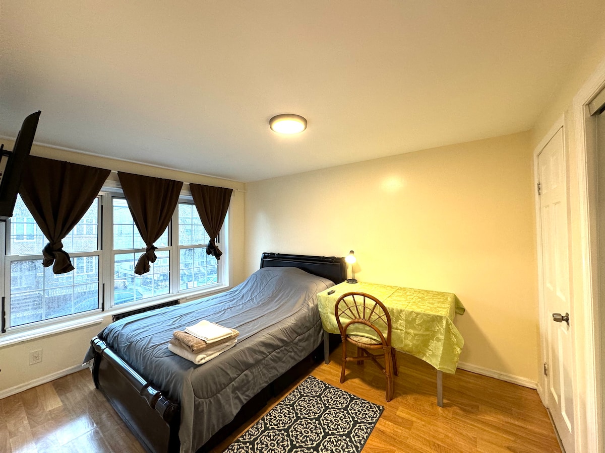 A spacious room near sheepshead Bay