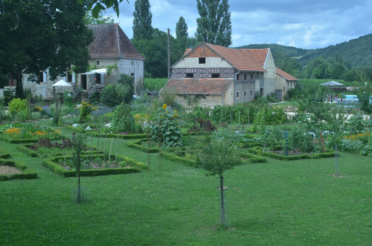 Grange rénovée avec piscine