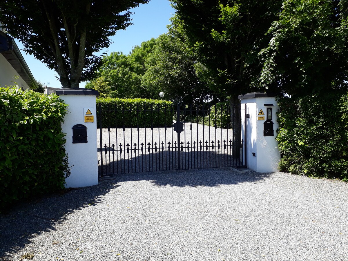 The Stable @ Rag乡村小屋， 
Kells Road, Kilkenny