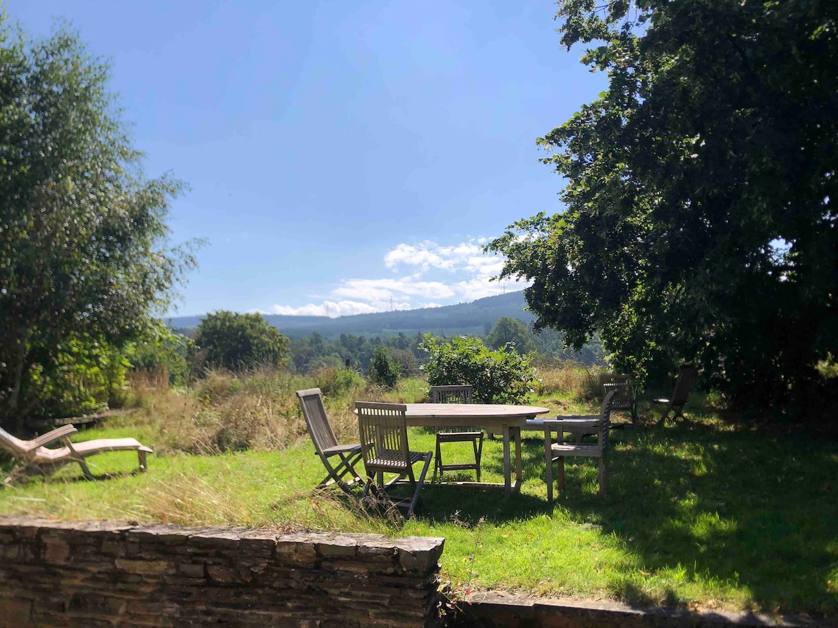 Grande maison rustique avec vue