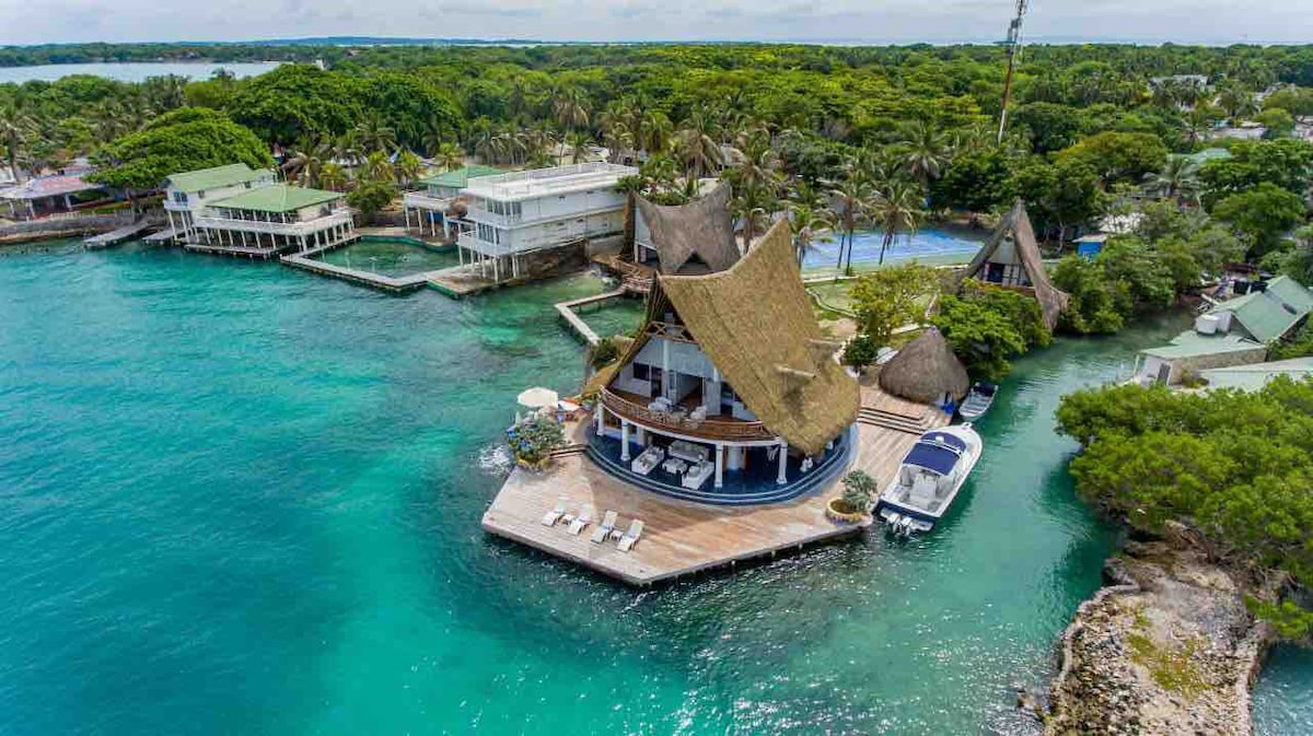 马坦巴岛（ Isla Matamba ）带泳池的海滨小木屋