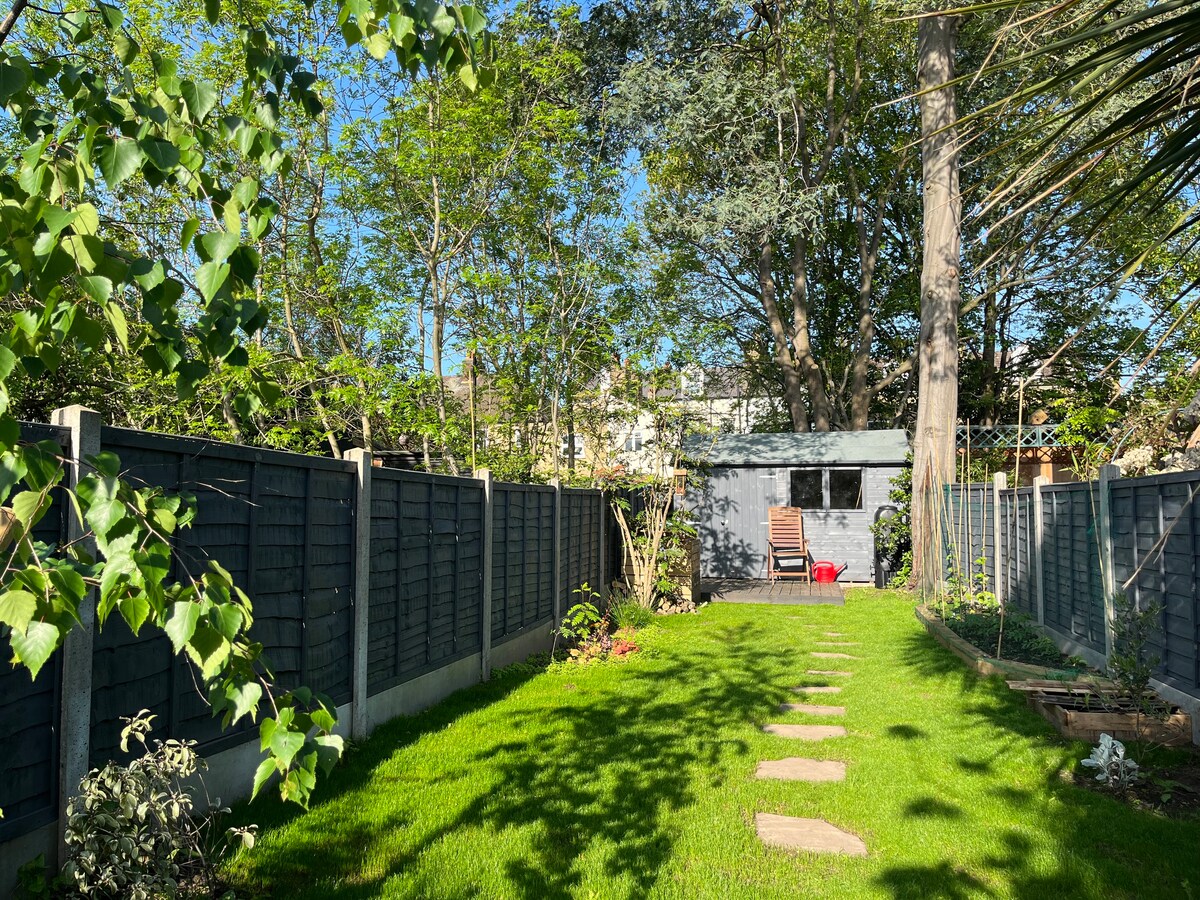 Spacious Victorian Flat With Garden