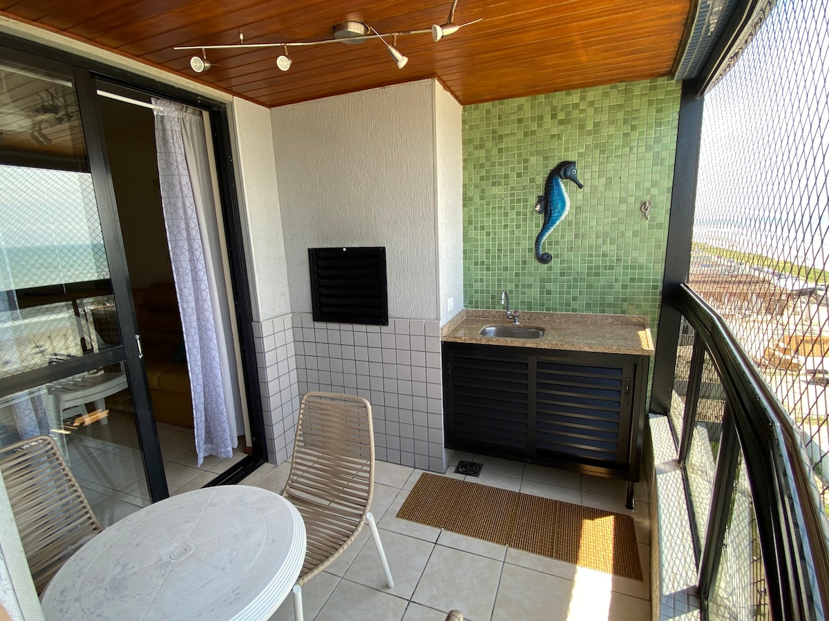 Apartamento em Condomínio Resort pé na areia