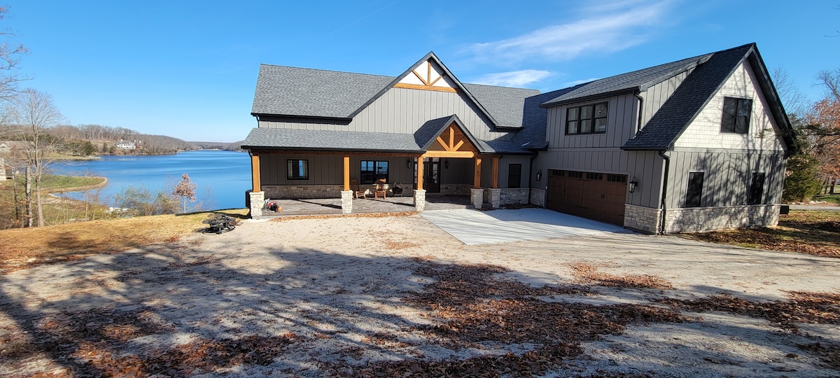 Lakefront Luxe Home on Lake Alpine - Innsbrook, MO