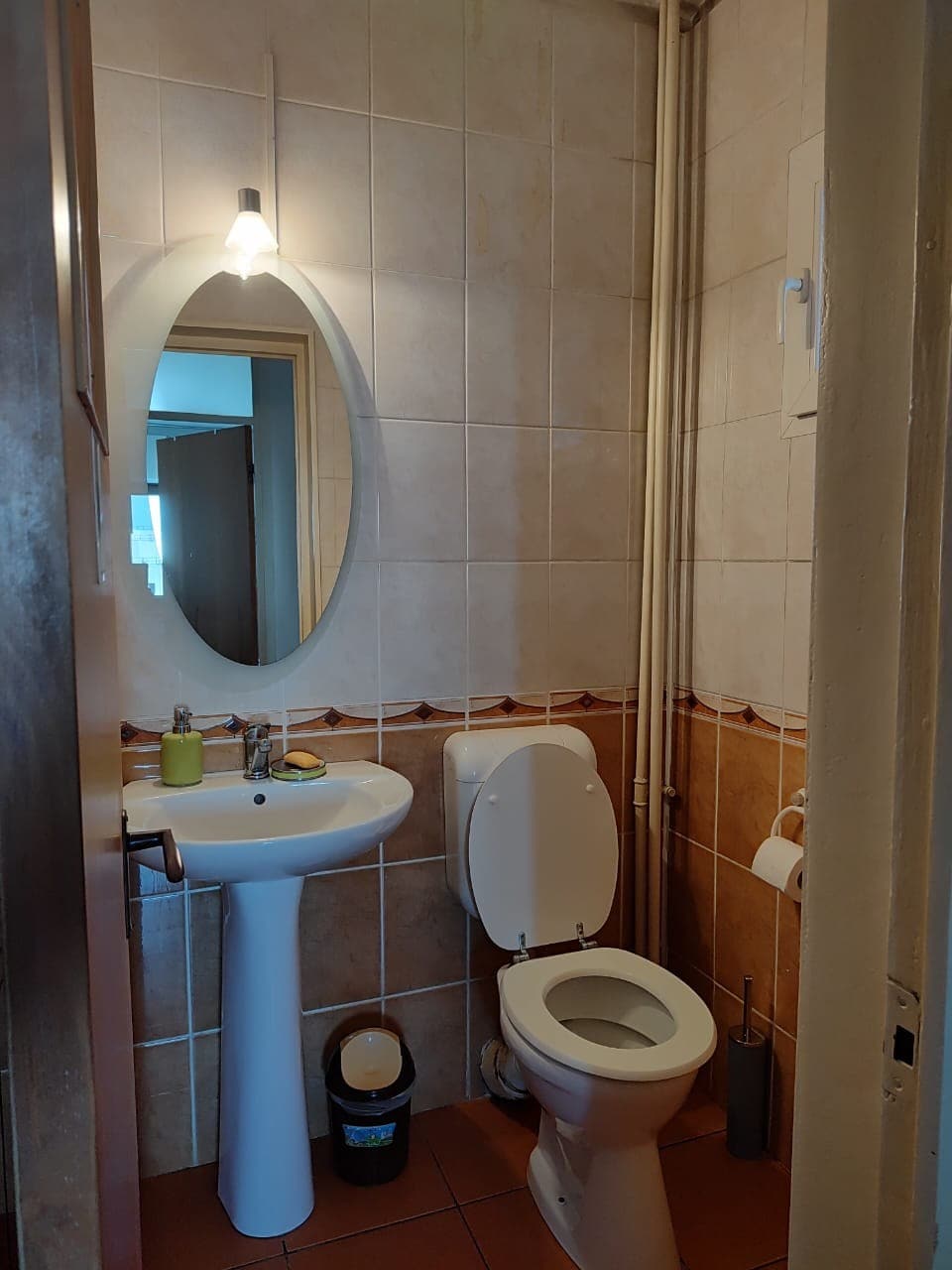 Near Metro, private bathroom, lovely room